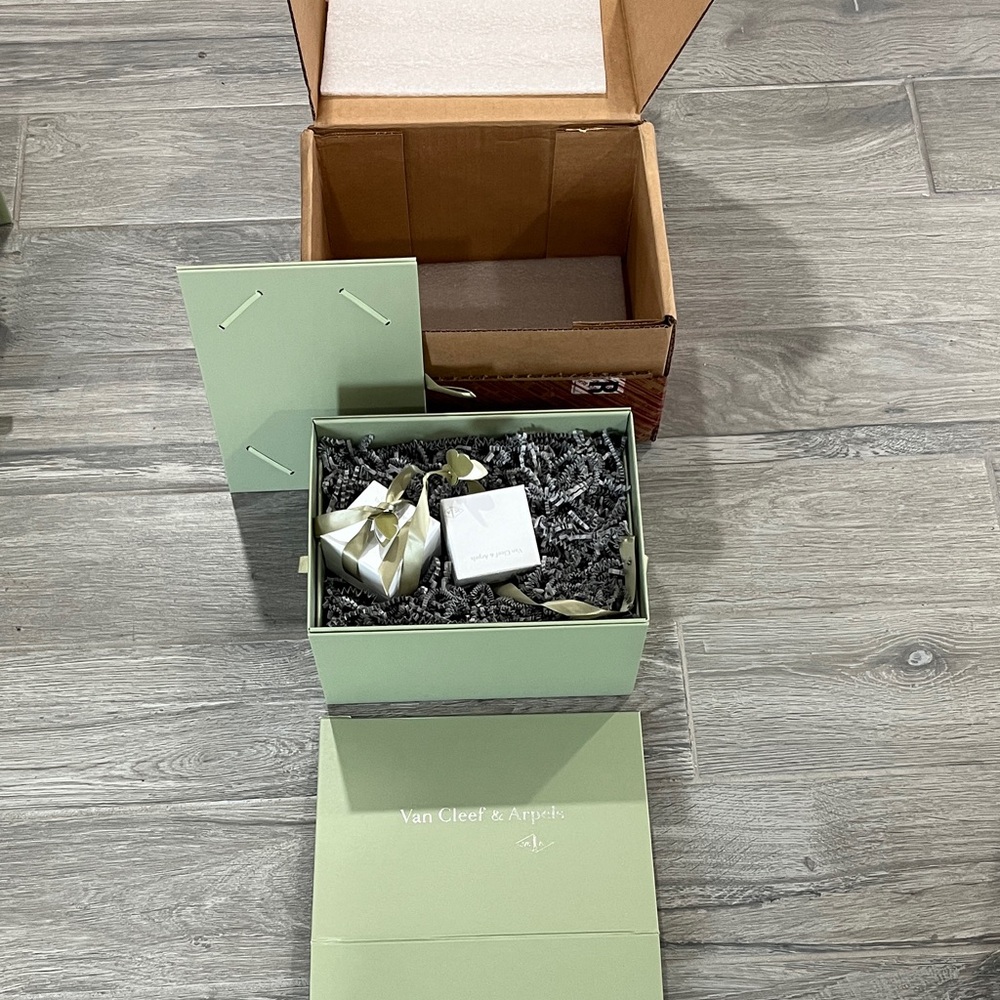 Van Cleef & Arpels Box